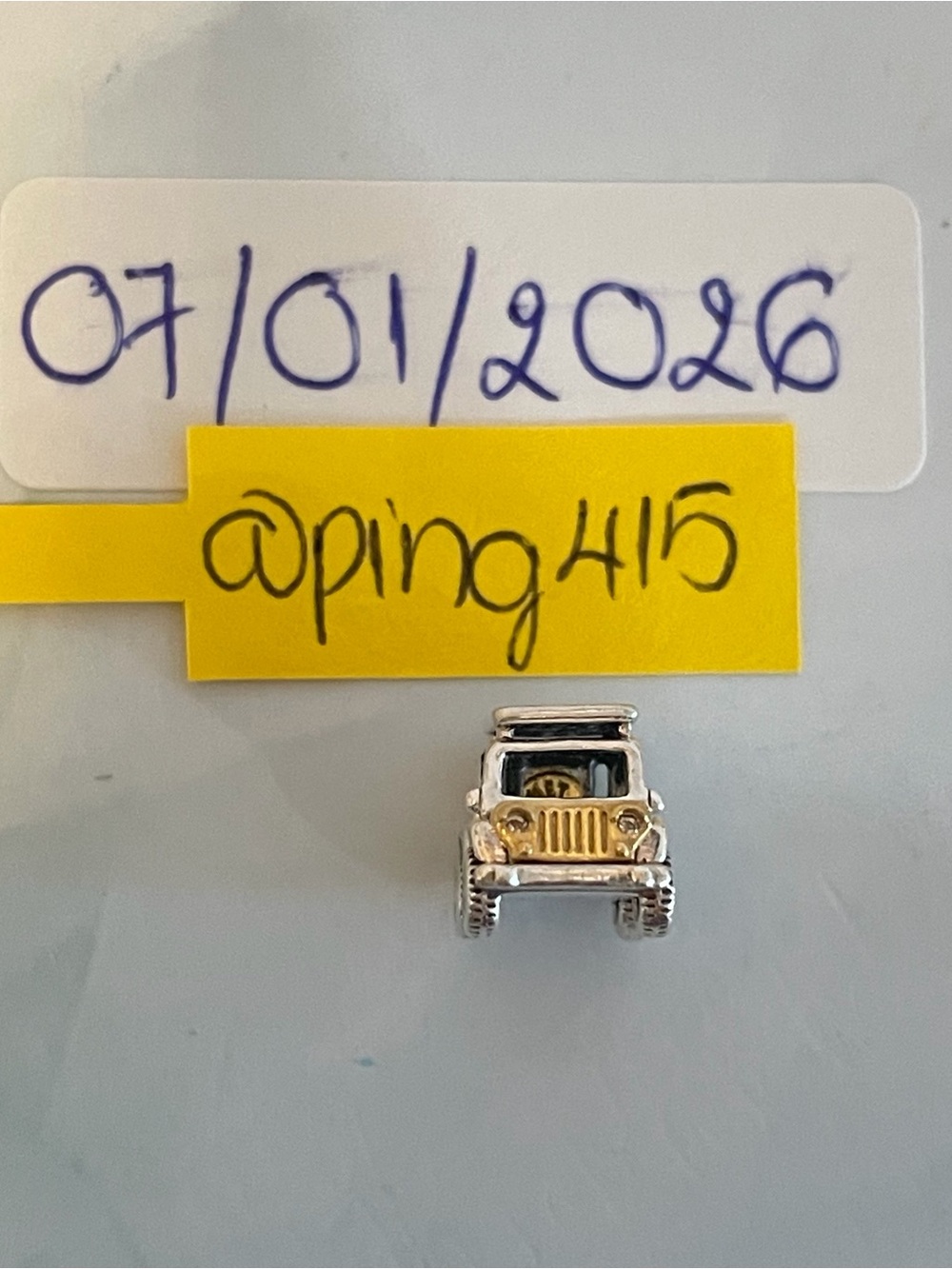 Pandora Two-tone adventure car charm - Picture 7 of 14